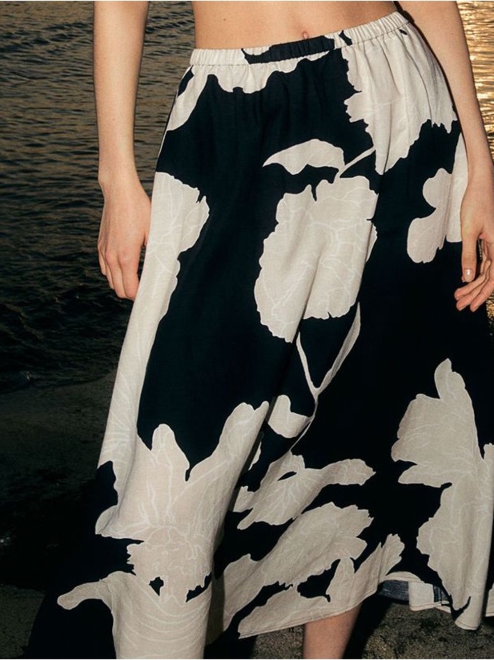 H&M Linen Blend Black & White Floral Midi Skirt